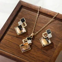 1 Set Simple Style Classic Style Geometric Alloy Diamond Women's Jewelry Set