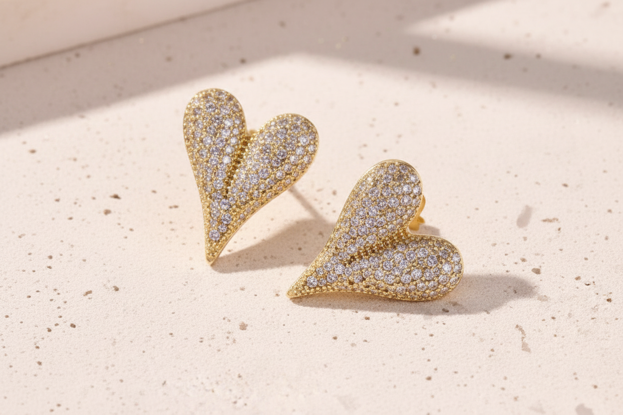 Inlaid White Zircon Pointed Heart-Shaped White Zircon Light Gold
